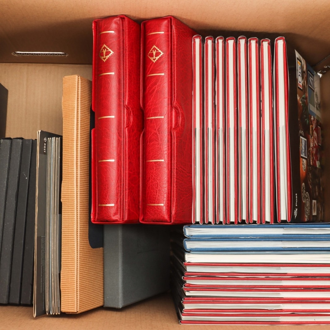 Lot 6480218. DENMARK. Original lot in moving box with yearbooks ...