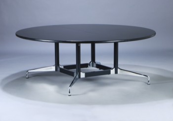 Charles & Ray Eames. Rundt spisebord / Segmented Table Ø 197 cm.