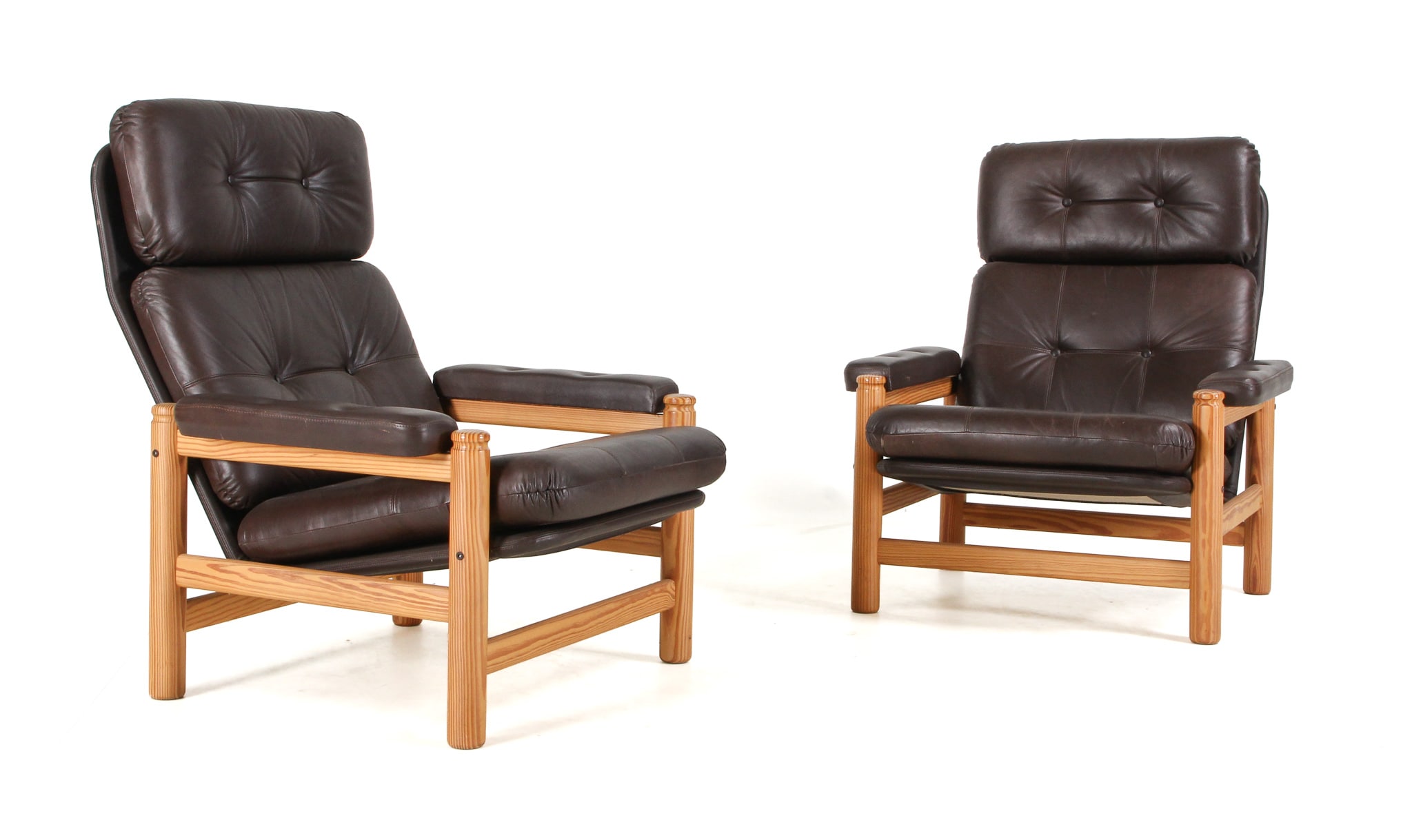 Danish furniture manufacturer. Pair of armchairs, Oregon pine, 1970/80s (2)