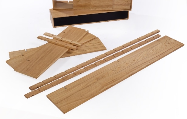 491. PBJ Designhouse. Wall-mounted shelving system model 'Moore' made of oak (10)