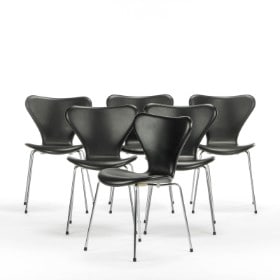 Arne Jacobsen. Seks 'Syver' stole, model 3107 (6)