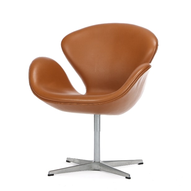 Arne Jacobsen. 'Svanen'. Lænestol, model 3320