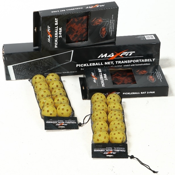 Pickleball equipment, Paddles, balls and nets (5)