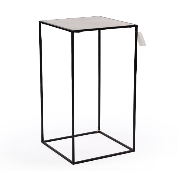 121. Nordal. Sidebord / plantestander model 'Cube', sortlakeret jern og marmor