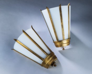 Et par art deco væglamper fra 50erne af metal og akryl(2)