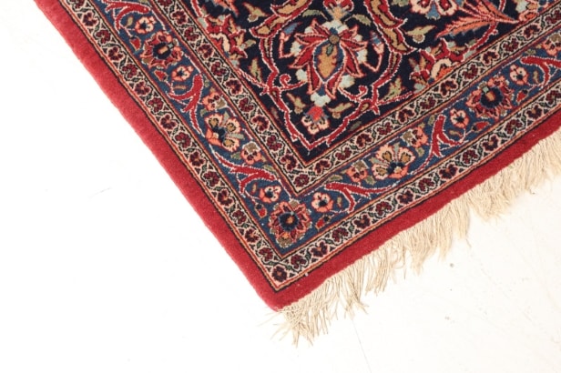 Persian Keshan carpet, 370 x 266 cm.