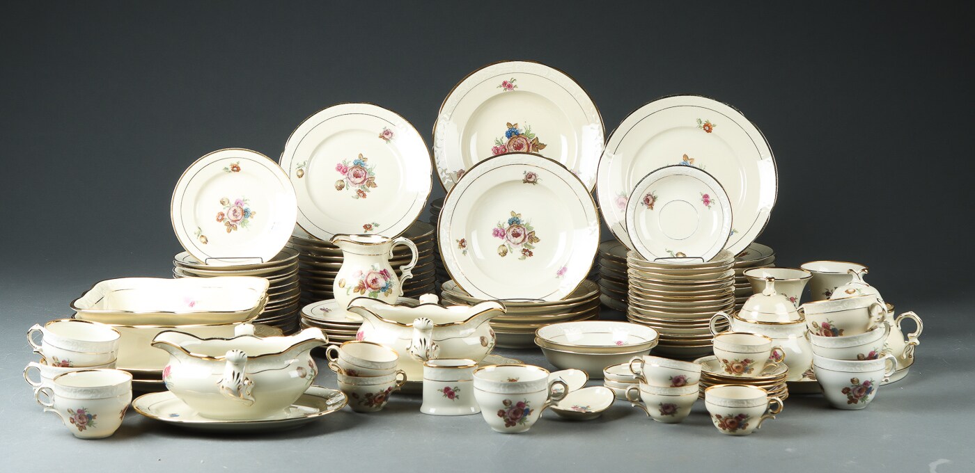 Kjøbenhavns Porcellains Maleri / KPM. 'Rosenborg' middags- og