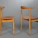 Hans J. Wegner. Et par armstole af bøg (2)