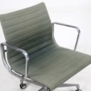 Charles Eames for Herman Miller. Armstol / konferencestol, model EA-108