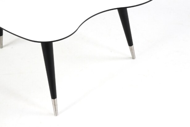 Nissen & Gehl for Naver Collection. 'Strawberry' sofabord plade af hvid laminat, model AK2560