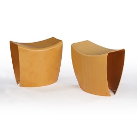 Hans Sandgren Jakobsen. A pair of maple stools, model 'Gallery' (2)