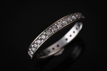 Eternity brillant ring af 18 kt. hvidguld, ca 0.62 ct