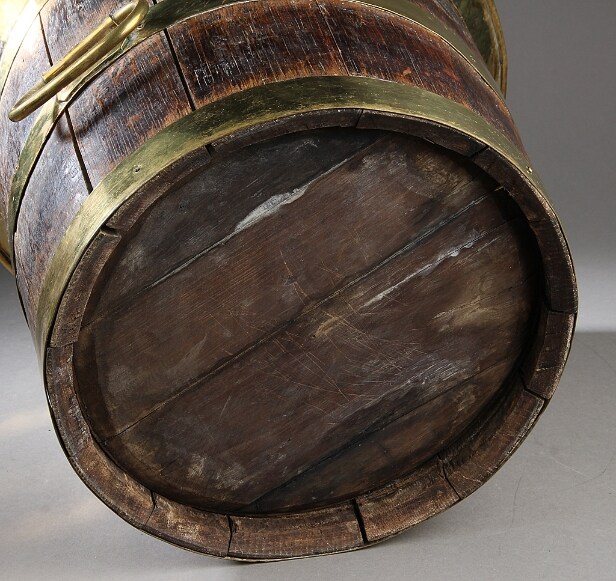 Engelsk spand / vinkøler i eg og messing, 1800-tallet