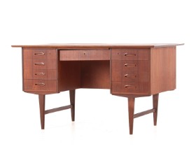 Danish furniture manufacturer. Freestanding teak desk