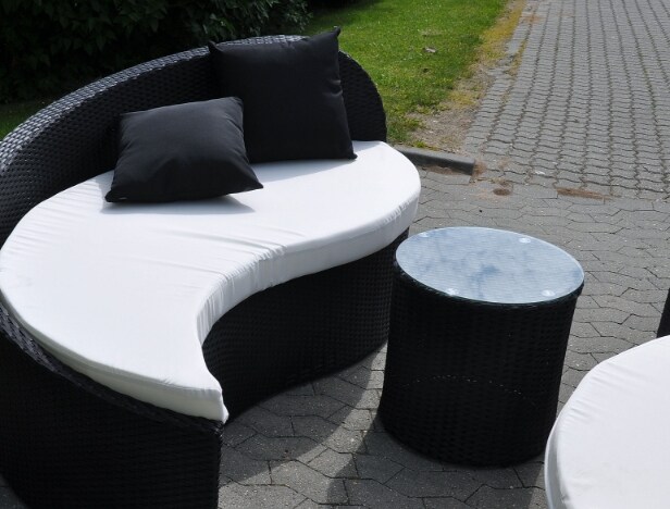 Mayfame. Havemøbler af sort polyrattan