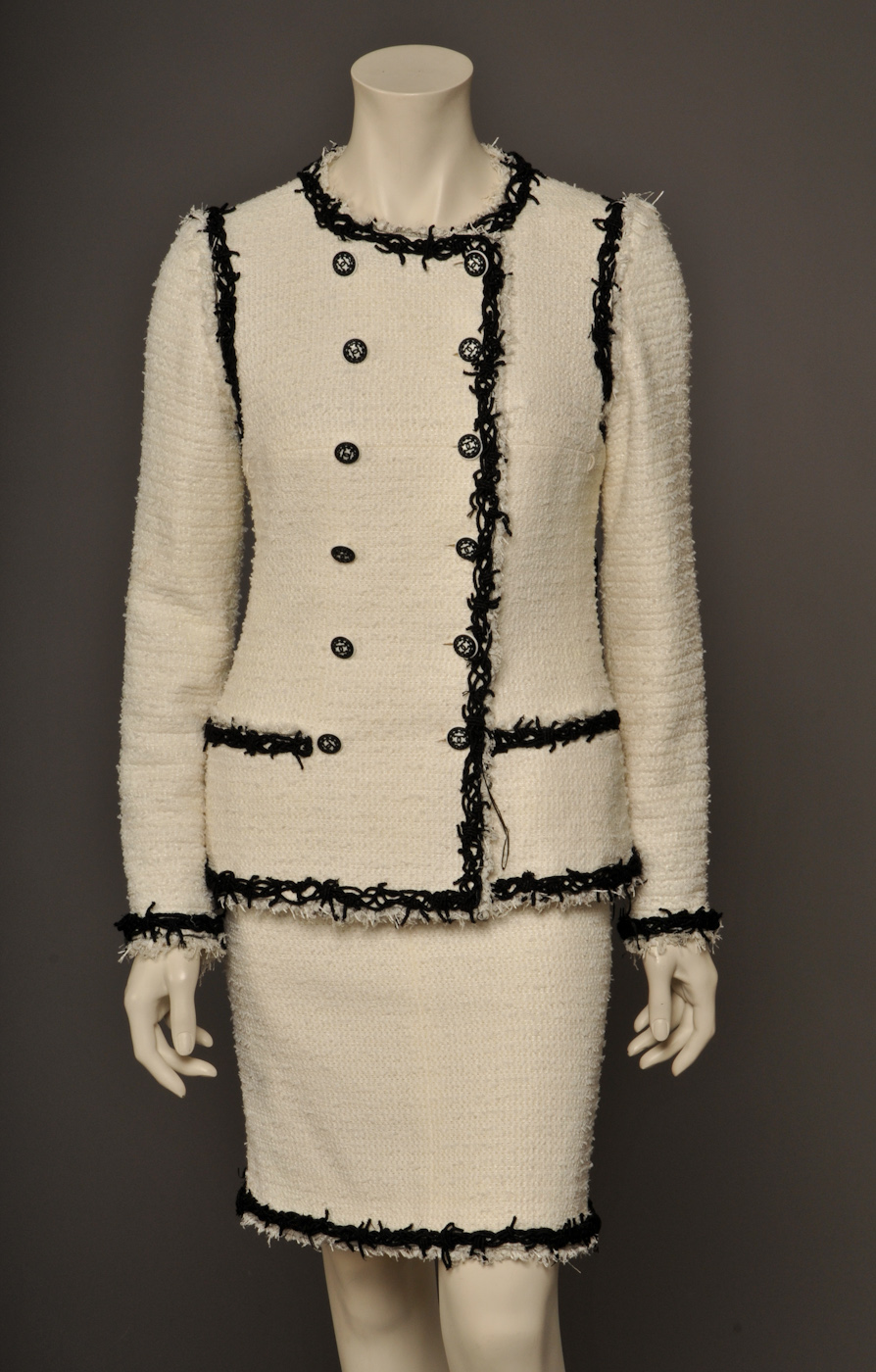 Chanel suit, black and white, size 40/38 (2) 