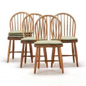 Frits Henningsen (1889-1965) for Carl Hansen & Søn: Et sæt på fire stole af egetræ, model CH18 (4)