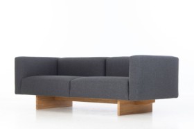 Calma Collection. 2.5-person sofa. Model: 805.