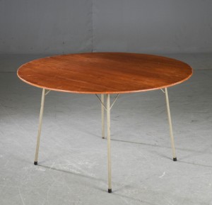 sengetøj formel kedel Arne Jacobsen. Rundt spisebord af teak, model 3600 | Barnebys
