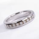 Chiaravalli. Halvalliance- brillantring af 18 kt. hvidguld