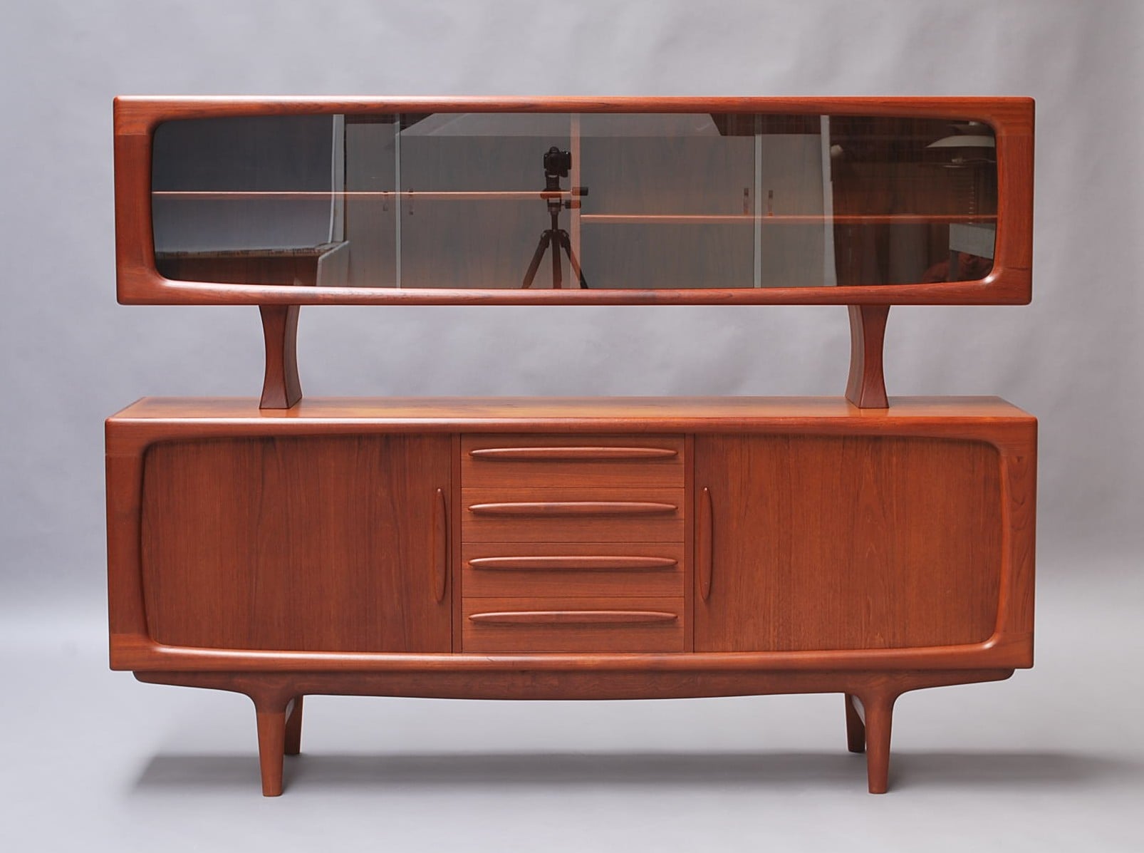 Dyrlund teak sideboard with upper cabinet | Lauritz.com