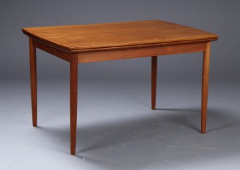 Dansk møbelproducent. Spisebord med hollandsk udtræk