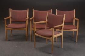 Hans J. Wegner. Sæt på fire armstole model JH 713 (4)