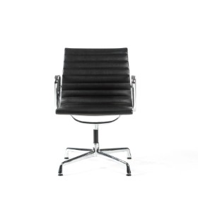 K-3010-001 - Charles Eames. Armchair, model EA-108 in black leather