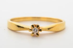 Solitairering med brillant på ca. 0.03 ct. 8 kt. guld, str. 54