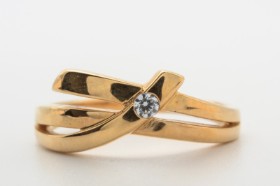 Ring med cubic zirkonia, 14 kt. guld, str. 54