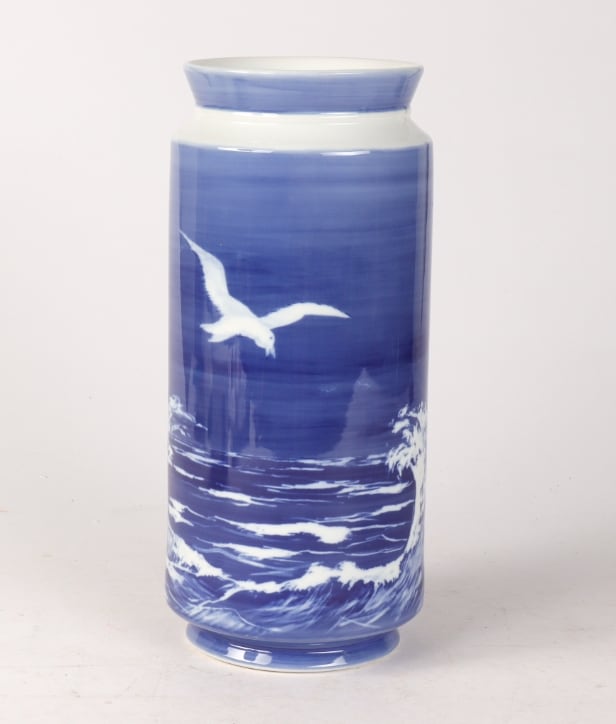 Royal Copenhagen. Large porcelain vase in blue and white with seagulls ...