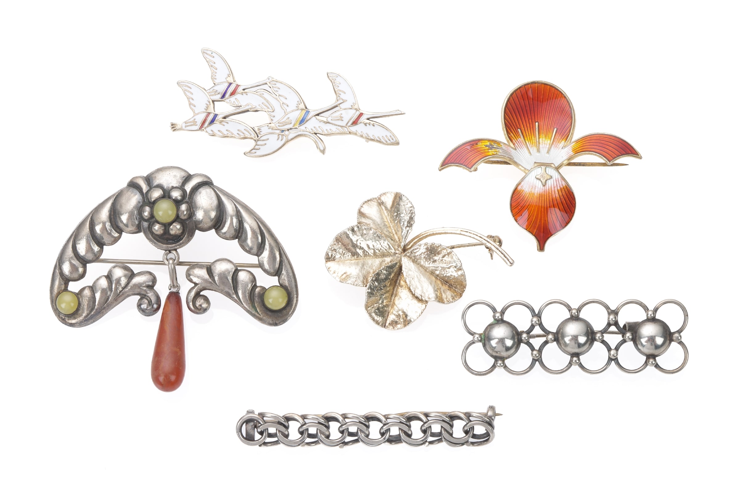 A collection of brooches of silver and sterling silver. (6)