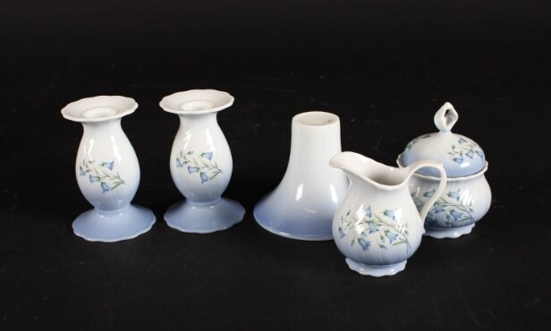 Christineholm, Klokkeblomst kaffestel af porcelæn (44)