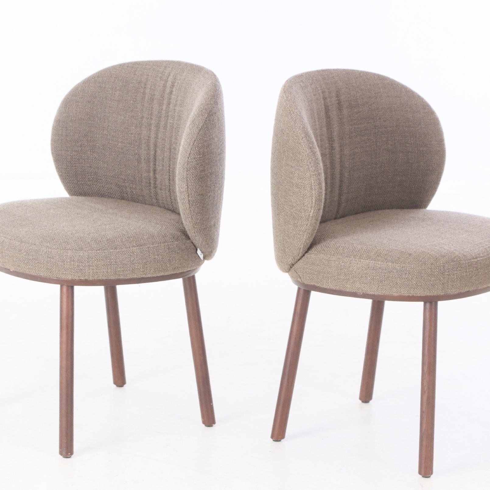 Note Design studio for Wendelbo. Pair of dining chairs - Model 'Ovata ...