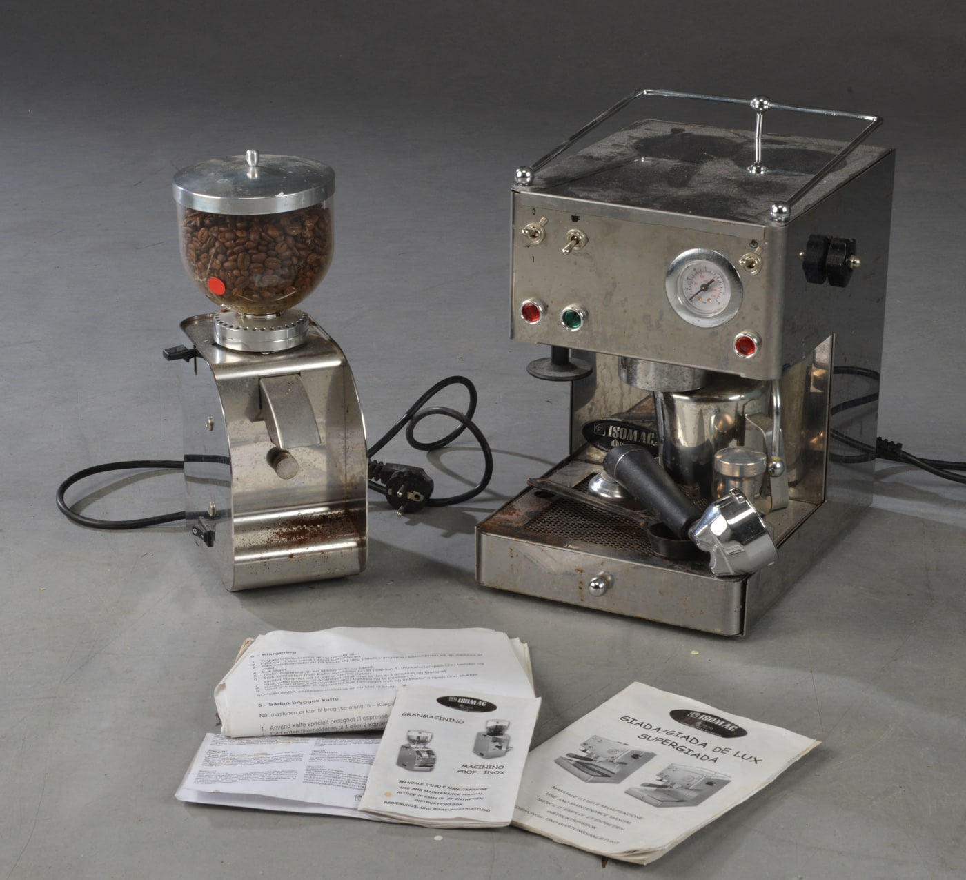 Isomac. Espresso / kaffemaskine samt kaffekværv, model 'Milano