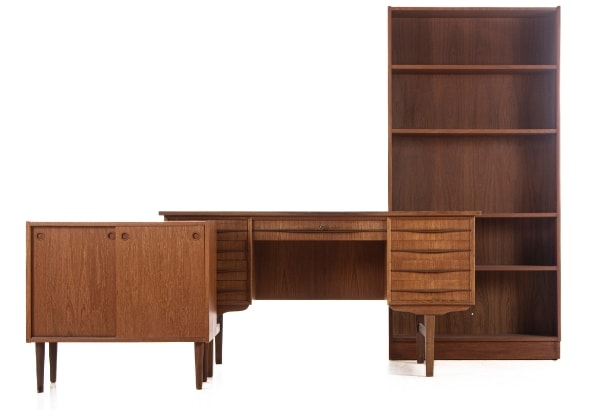 Skab, skrivebord samt reol af teak (3)