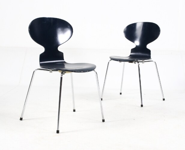 Arne Jacobsen. Myren. Seks spisestole / stabelstole, model 3101 (6)