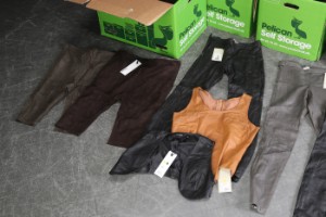 strand Født Skyldig Provider. Samling bukser og tøj, skind (181 ) Denne vare er sat til omsalg  under nyt varenummer 5601382 - Lauritz.com