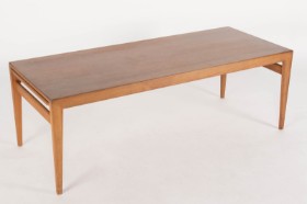 Illum Wikkelsø. Teak coffee table, model Wik.