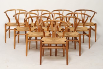 Hans J. Wegner. Ten Wishbone Chairs in oak, Model CH-24 (10)