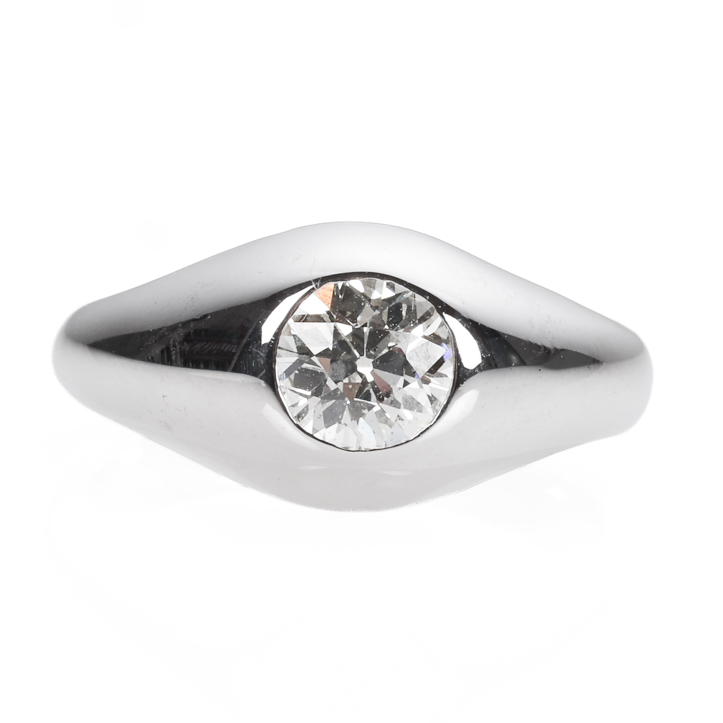 A diamond solitaire ring of 18k white gold with an old cut diamond of approx. 0.90 ct. Size 56.