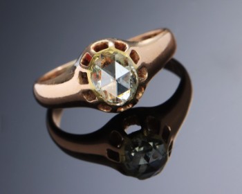 Klassisk vintage diamant- solitairering af 14 kt. guld