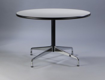 Charles Eames. Bord Segmented Table Ø 110 cm