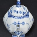 Royal Copenhagen / Kgl. P. Musselmalet Helbonde. Tekande / tepotte med låg, porcelæn, nr. 1119 1. & 2. sort. 
