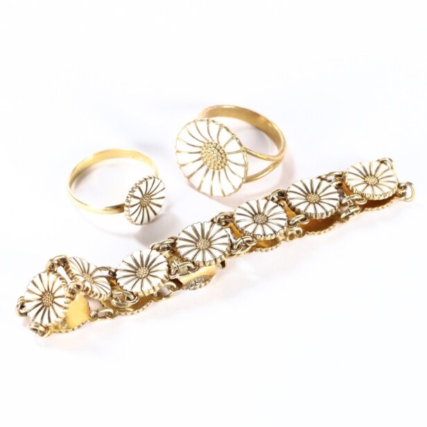 Georg Jensen m.m. Samling Daisy / Marguerit smykker. (2)