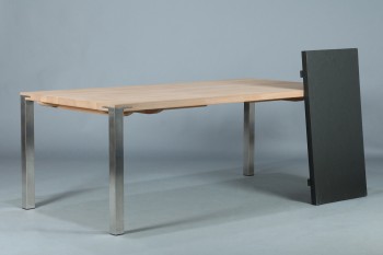 Søren Nissen/Ebbe Gehl for Naver Collection. Spisebord af massivt egetræ
