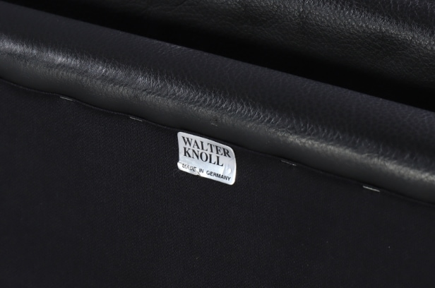 Preben Fabricius. A pair of armchairs, model 710, Conversation Chair in black leather (2)