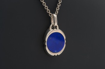 Halskæde med vedhæng med lapis lazuli, sterling sølv