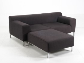 Emaf Progretti. To-tre. pers sofa samt puf, model Greg (2)