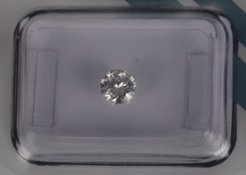 En uindfattet brillantsleben diamant på 0.37 ct.